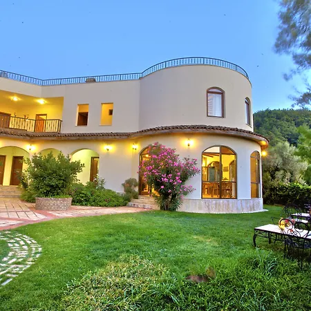 Efes Butik فندق 3*