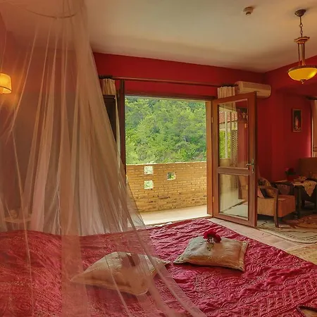 فندق Efes Butik 3*