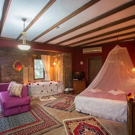 Efes Butik 3* كيرازلي