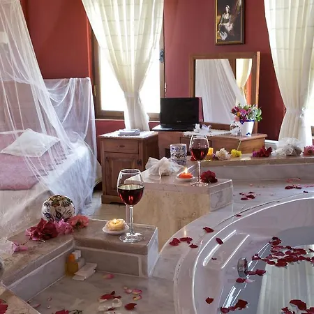 Efes Butik فندق كيرازلي